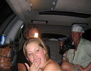 081715_drunk_limo_ride_from_mexico_boo27b