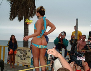 082115_wild_bikini_contest_goes_full_nude_4026