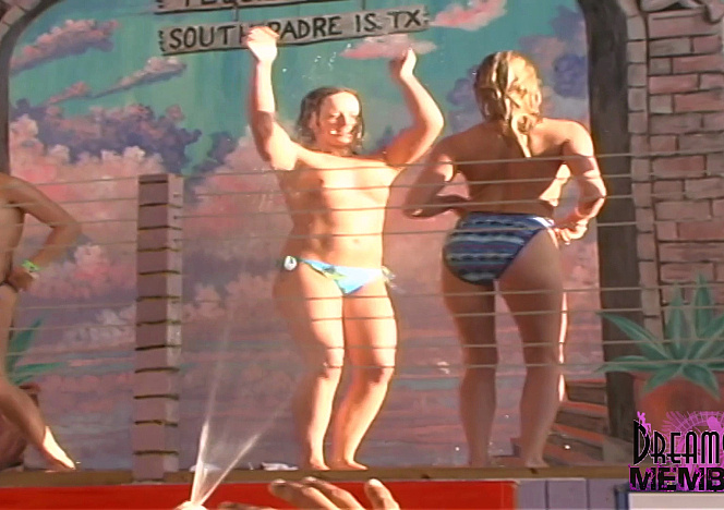2025-10-20-Extra-Hot-Day-At-Frogs-1