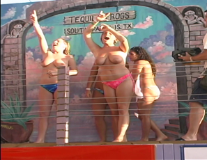 2025-10-21-Extra-Hot-Day-At-Frogs-2