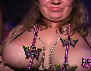 2025-12-02-Finding-The-Hot-Girls-At-The-Club