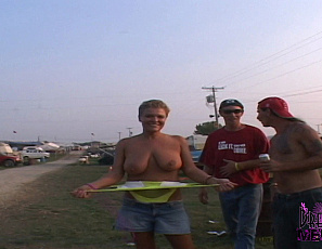 2025-12-21-Biker-Babes-Flashing-At-Chillicothe